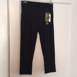 NWT Black Jean style Capri leggings